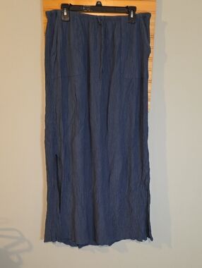 a.n.a Women's Navy Flowy Crinkle Skirt Sz L